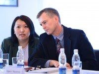 Рабочий момент:  Крегг Халстед - руководитель программы USAID по содействию Жогорку Кенешу. Фото пресс-службы ЖК КР.